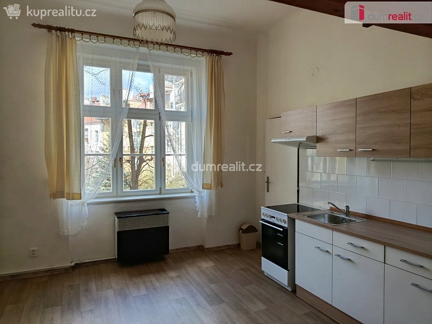Pronájem bytu 1+kk 26 m^2 Kubelíkova, Praha 3 