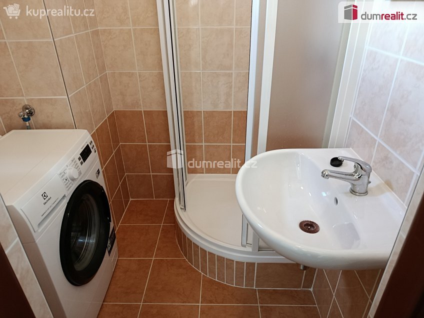 Pronájem bytu 1+kk 26 m^2 Kubelíkova, Praha 3 