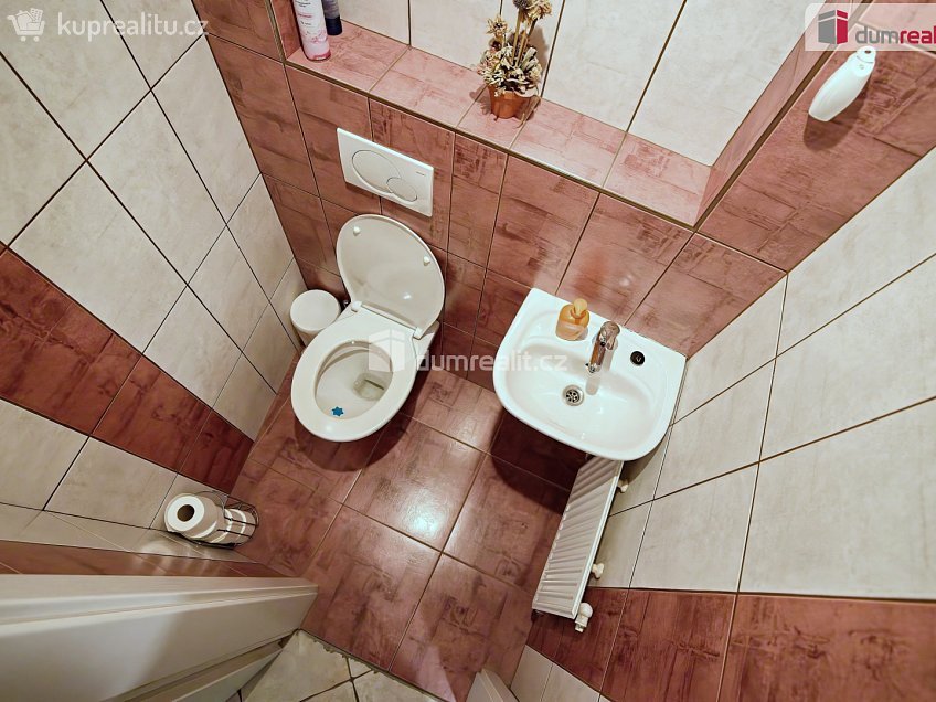 Prodej  rodinného domu 211 m^2 Mělnická, Libiš 
