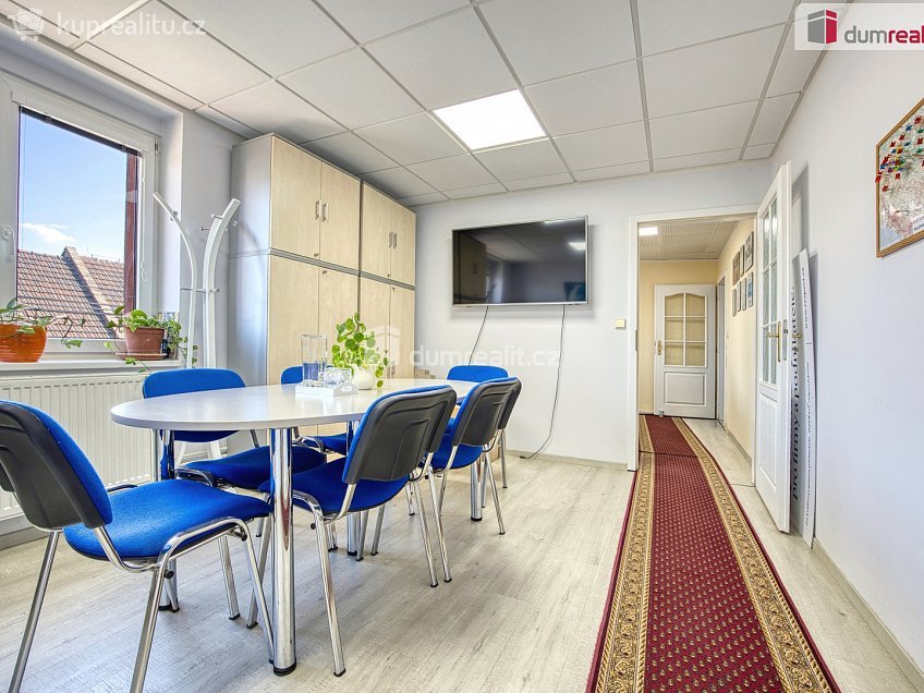 Prodej  rodinného domu 211 m^2 Mělnická, Libiš 