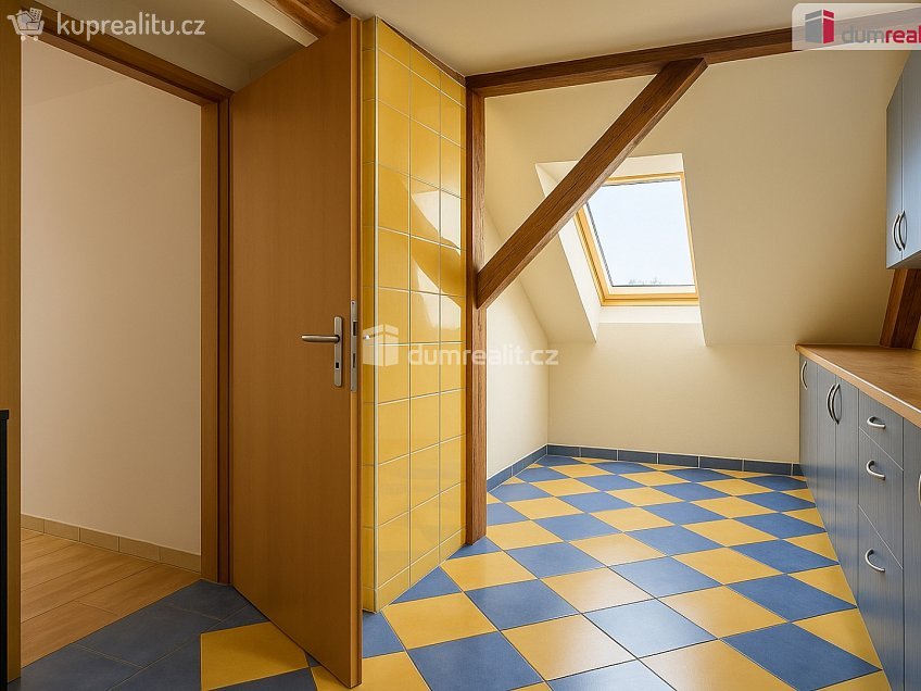Prodej  rodinného domu 211 m^2 Mělnická, Libiš 