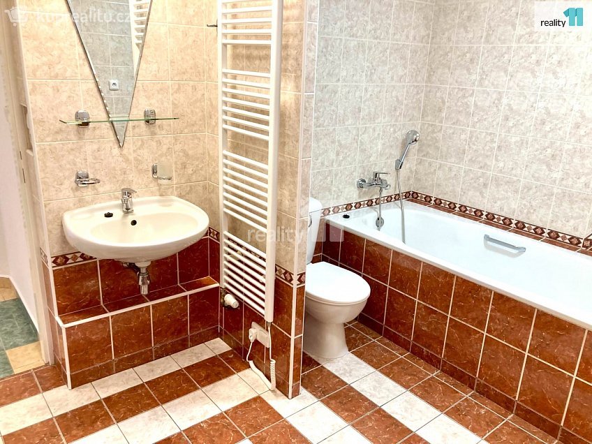 Pronájem bytu 2+kk 53 m^2 náměstí T. G. Masaryka, Smržovka 