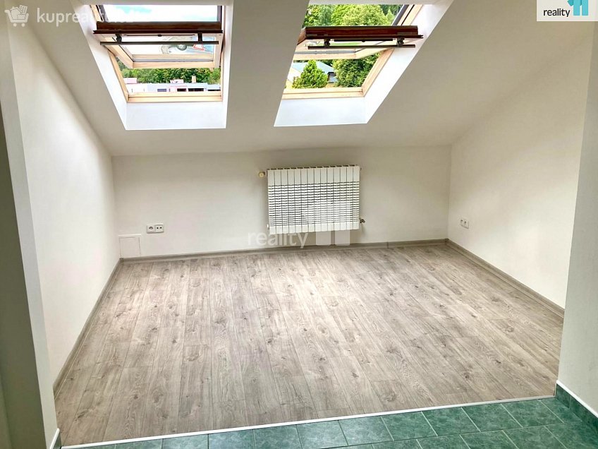 Pronájem bytu 2+kk 53 m^2 náměstí T. G. Masaryka, Smržovka 