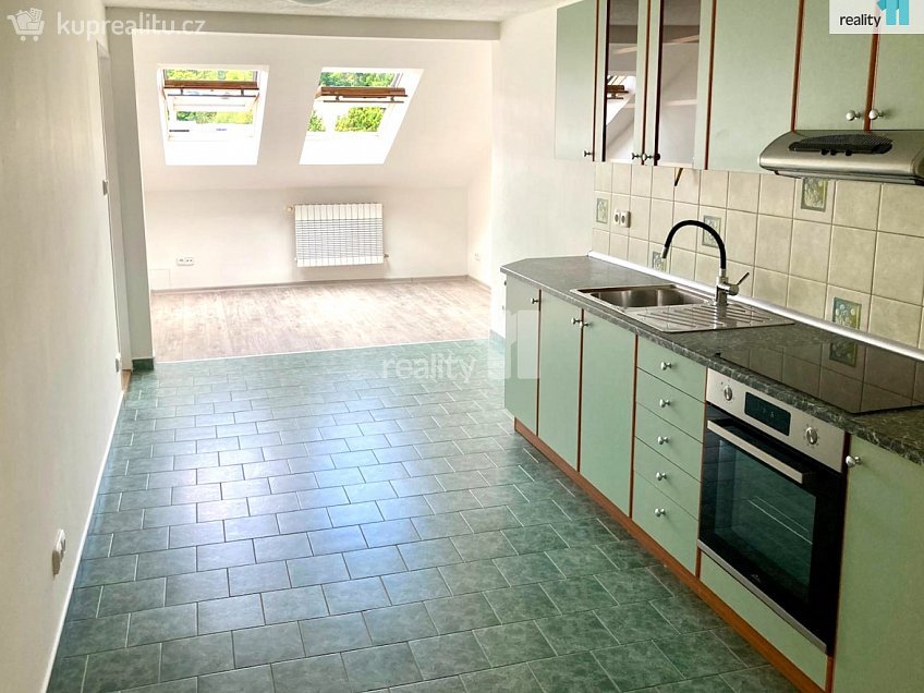 Pronájem bytu 2+kk 53 m^2 náměstí T. G. Masaryka, Smržovka 