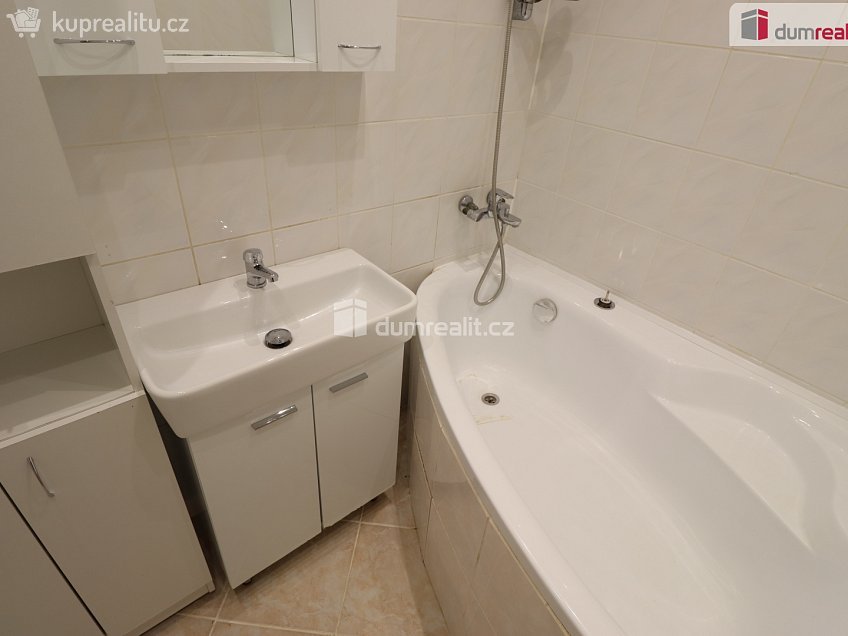 Pronájem bytu 2+1 62 m^2 Konečná, Karlovy Vary 