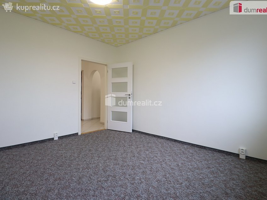 Pronájem bytu 2+1 62 m^2 Konečná, Karlovy Vary 