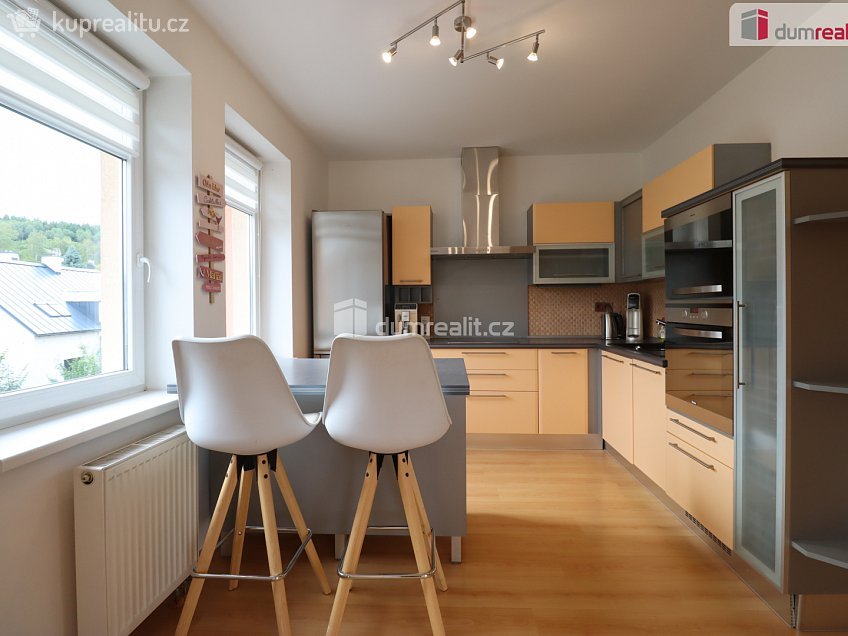 Pronájem bytu 3+1 89 m^2 Terezínská, Karlovy Vary 