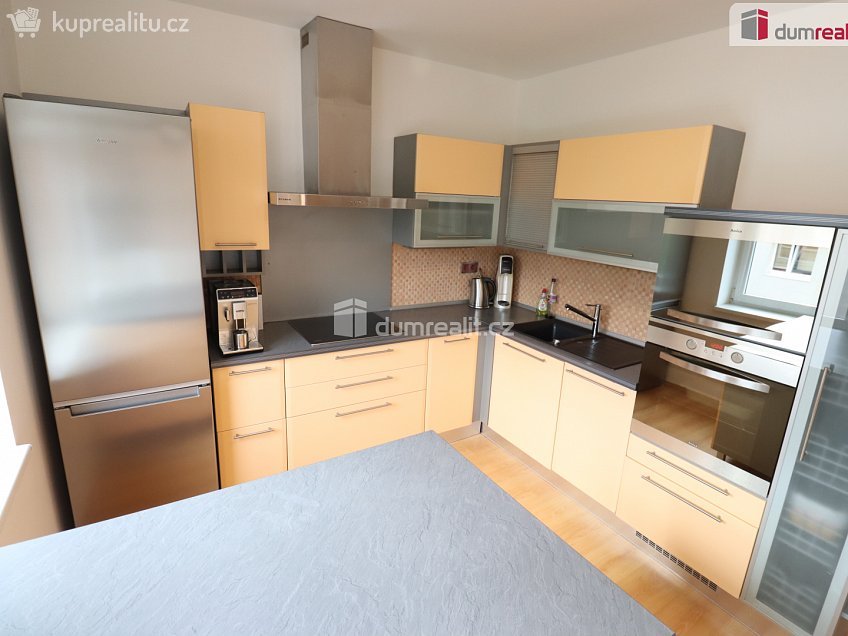 Pronájem bytu 3+1 89 m^2 Terezínská, Karlovy Vary 