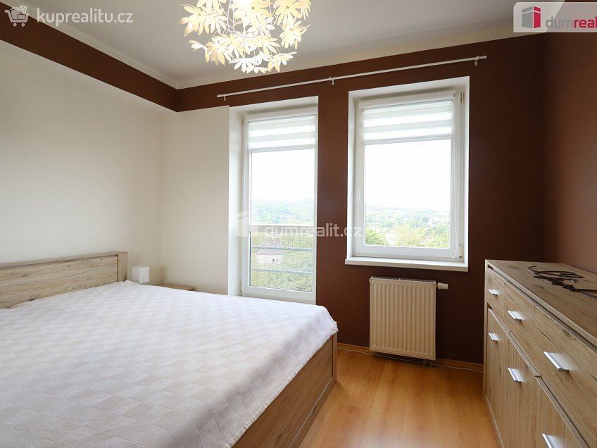 Pronájem bytu 3+1 89 m^2 Terezínská, Karlovy Vary 
