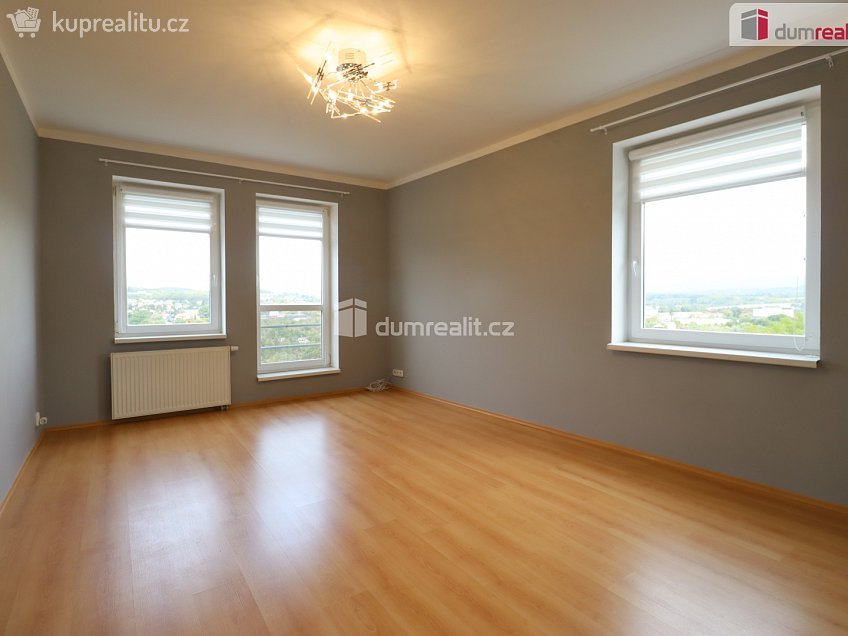 Pronájem bytu 3+1 89 m^2 Terezínská, Karlovy Vary 