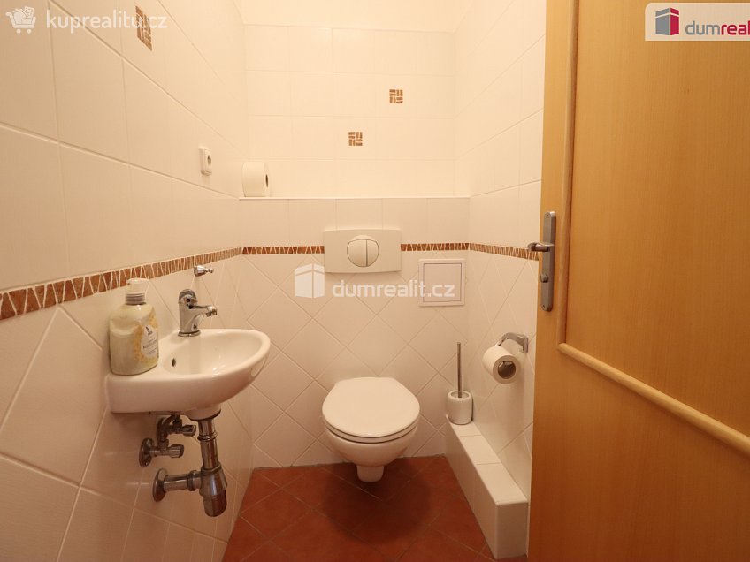 Pronájem bytu 3+1 89 m^2 Terezínská, Karlovy Vary 