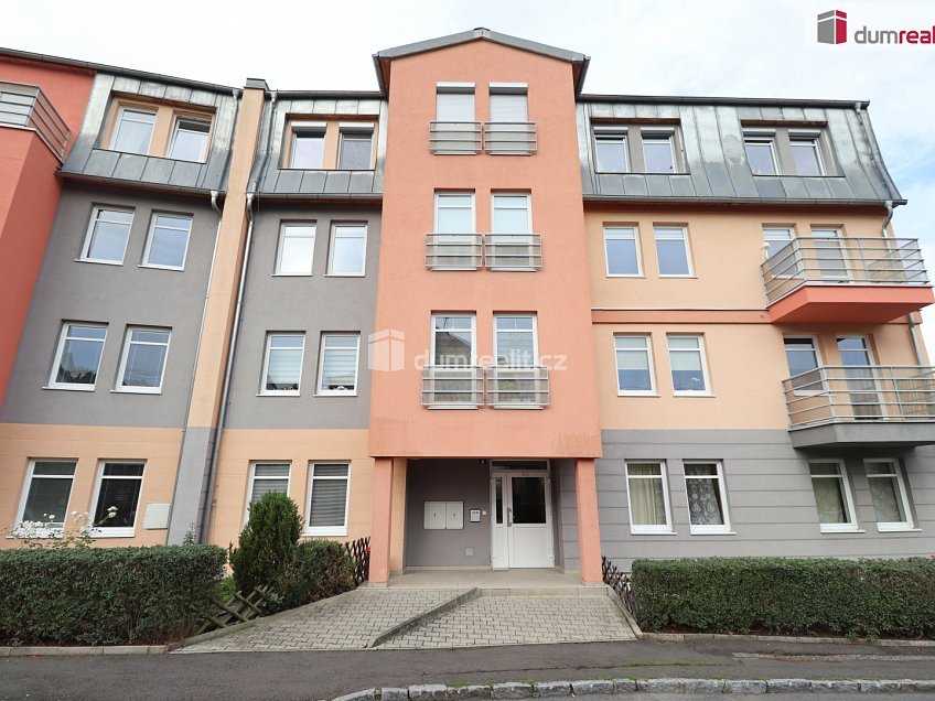 Pronájem bytu 3+1 89 m^2 Terezínská, Karlovy Vary 