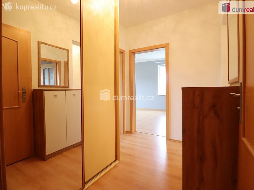 Pronájem bytu 3+1 89 m^2 Terezínská, Karlovy Vary 