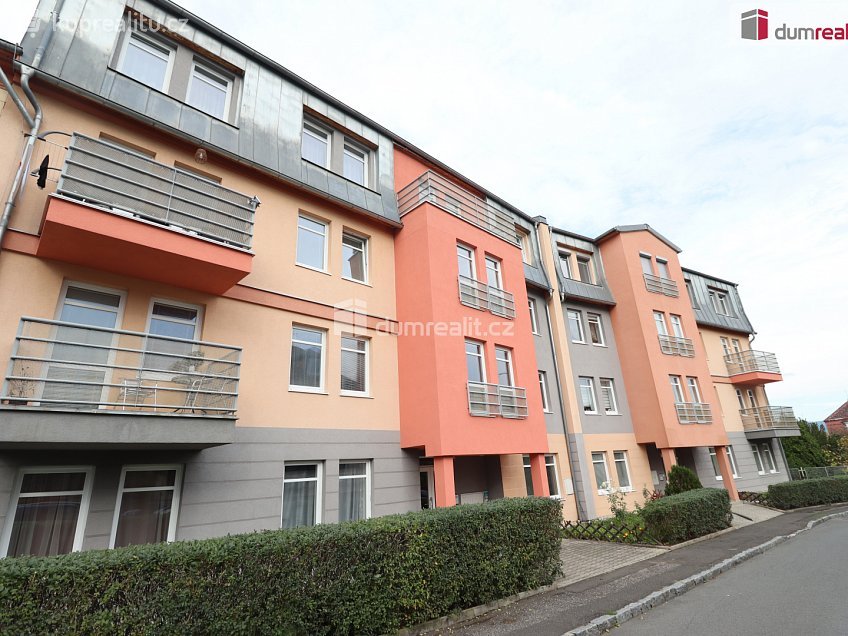 Pronájem bytu 3+1 89 m^2 Terezínská, Karlovy Vary 