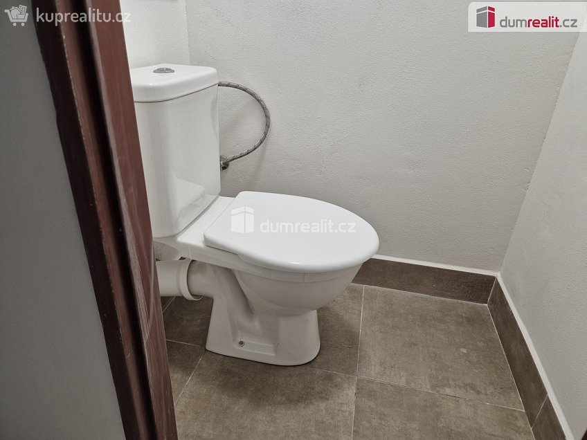 Pronájem bytu 2+1 60 m^2 Železniční, Český Krumlov 
