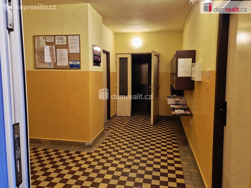 Pronájem bytu 2+1 60 m^2 Železniční, Český Krumlov 