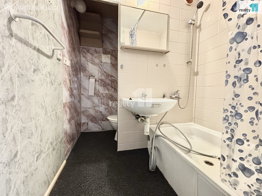 Prodej bytu 2+kk 39 m^2 Hradecká, Česká Lípa 