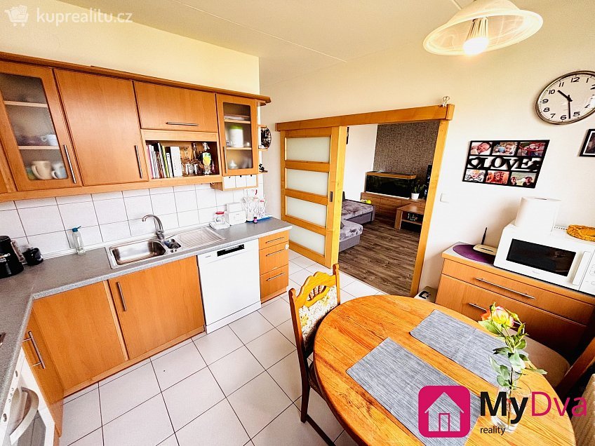 Prodej bytu 3+1 70 m^2 U Lesíka 3539, Znojmo 