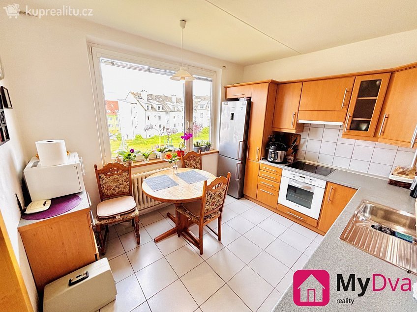 Prodej bytu 3+1 70 m^2 U Lesíka 3539, Znojmo 