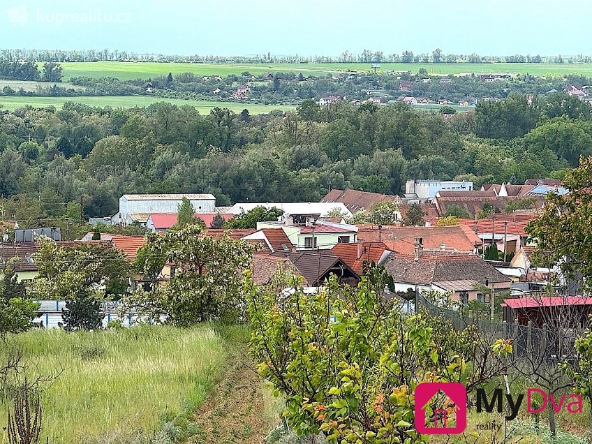 Prodej  stavebního pozemku 1043 m^2 Dobšice, Dobšice 