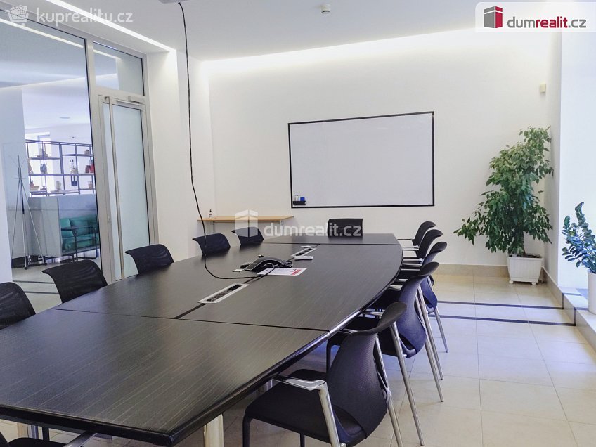 Pronájem  kanceláře 21 m^2 Žerotínova, Praha 3 