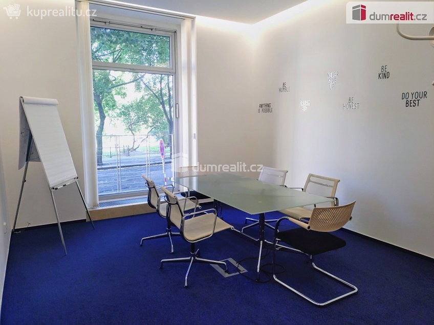 Pronájem  kanceláře 21 m^2 Žerotínova, Praha 3 
