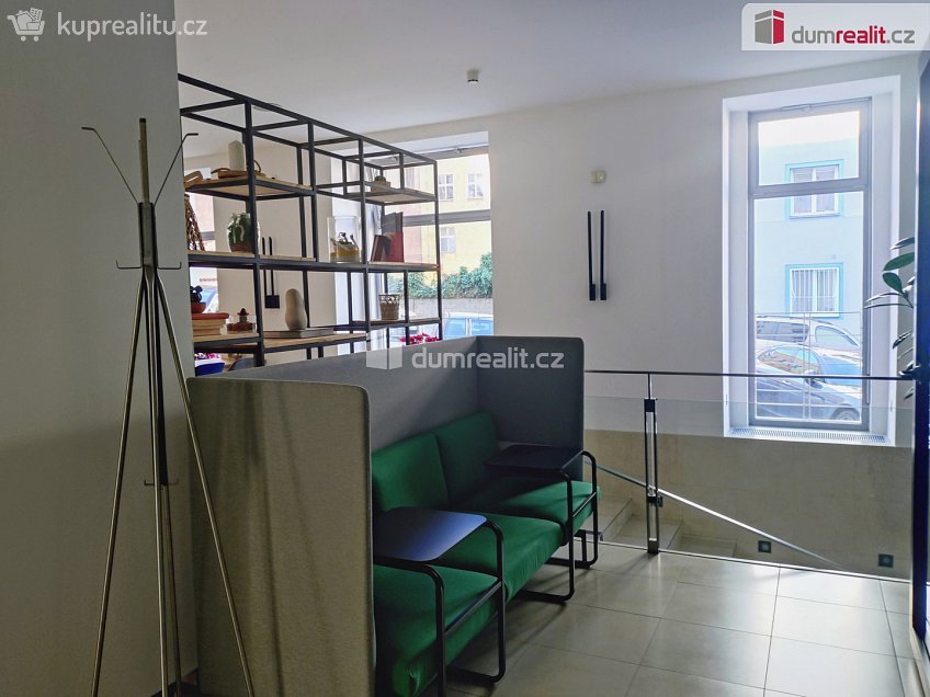 Pronájem  kanceláře 21 m^2 Žerotínova, Praha 3 