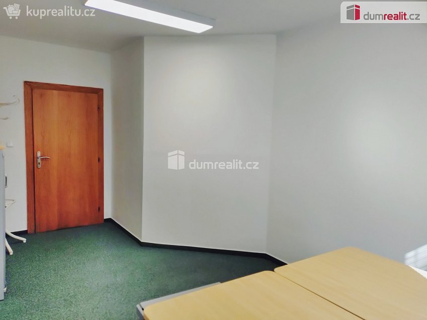 Pronájem  kanceláře 21 m^2 Žerotínova, Praha 3 