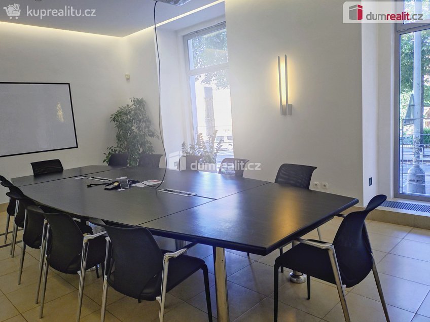 Pronájem  kanceláře 21 m^2 Žerotínova, Praha 3 