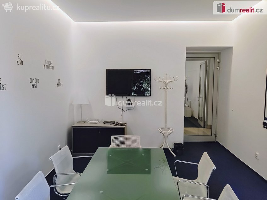 Pronájem  kanceláře 21 m^2 Žerotínova, Praha 3 