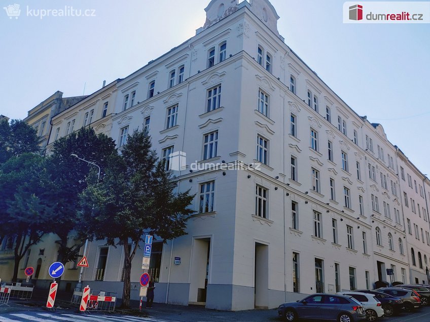 Pronájem  kanceláře 21 m^2 Žerotínova, Praha 3 