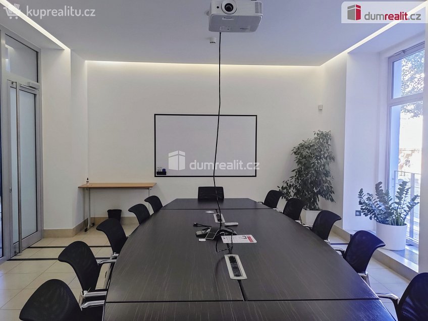Pronájem  kanceláře 21 m^2 Žerotínova, Praha 3 