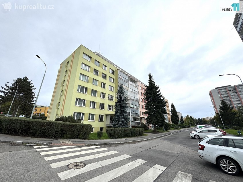 Pronájem bytu 3+kk 75 m^2 Tenisová, Praha 15 