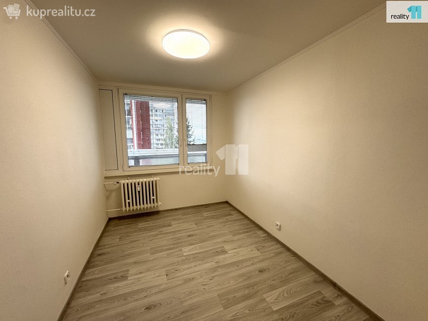 Pronájem bytu 3+kk 75 m^2 Tenisová, Praha 15 