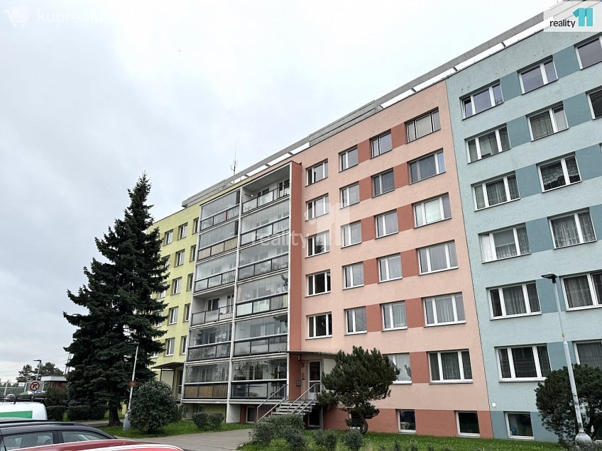 Pronájem bytu 3+kk 75 m^2 Tenisová, Praha 15 