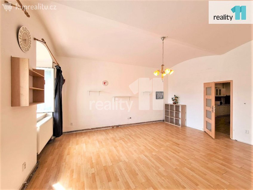 Pronájem bytu 2+1 79 m^2 Nádražní, Cerhenice 