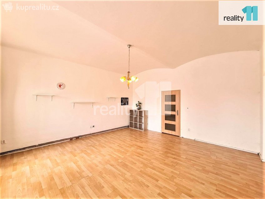 Pronájem bytu 2+1 79 m^2 Nádražní, Cerhenice 