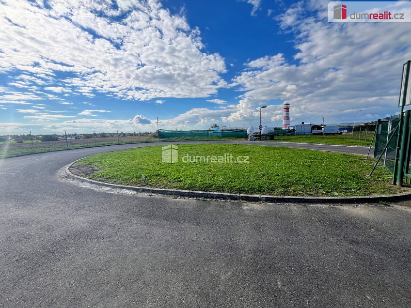 Prodej  stavebního pozemku 2128 m^2 Uherský Ostroh, Uherský Ostroh 