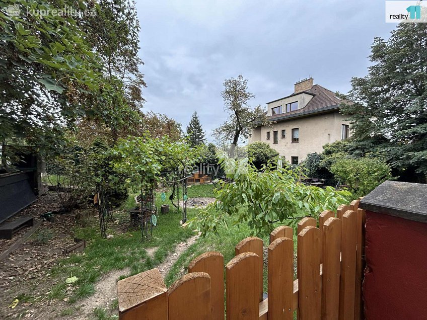 Pronájem bytu 2+kk 75 m^2 Na usedlosti, Praha 4 