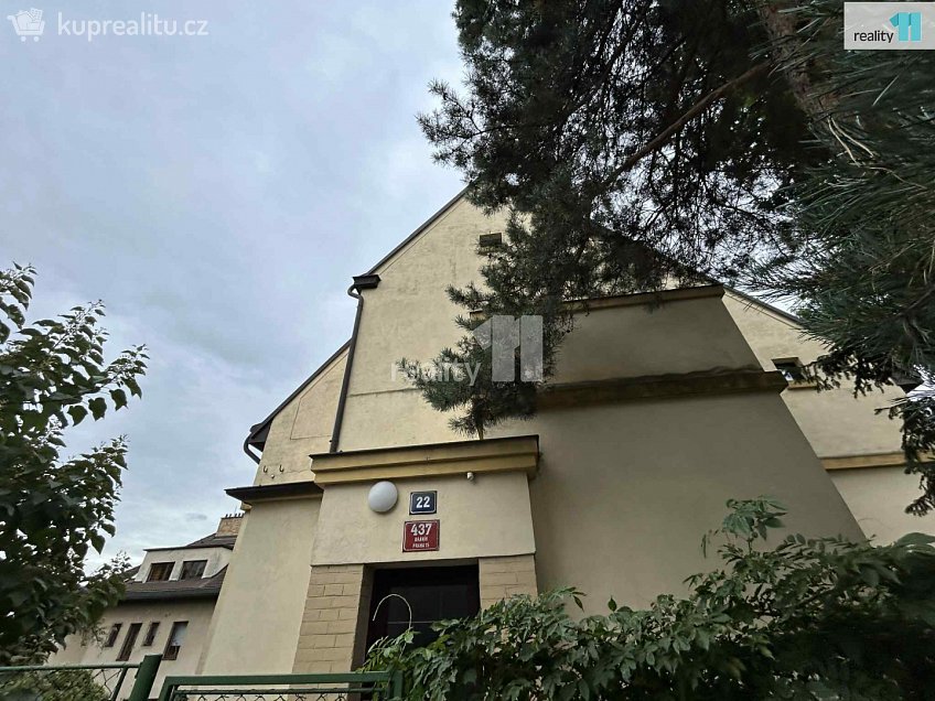 Pronájem bytu 2+kk 75 m^2 Na usedlosti, Praha 4 