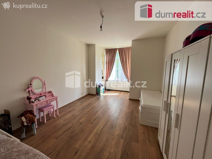 Pronájem bytu 3+1 85 m^2 Třebízského, Mariánské Lázně 
