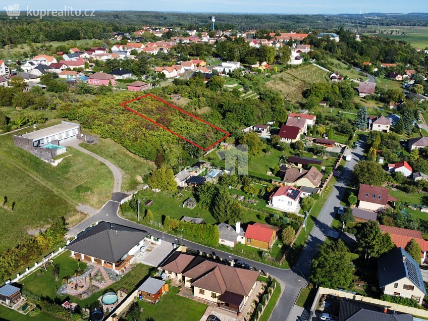 Prodej  stavebního pozemku 1733 m^2 Na Vinici, Konárovice 