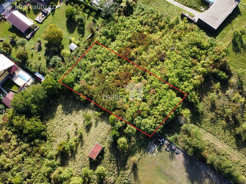 Prodej  stavebního pozemku 1733 m^2 Na Vinici, Konárovice 