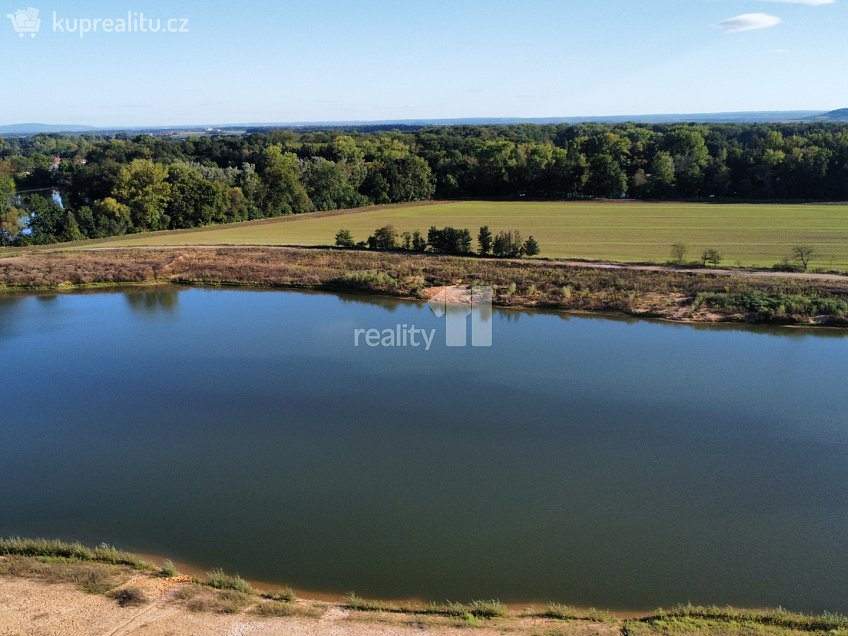 Prodej  stavebního pozemku 1733 m^2 Na Vinici, Konárovice 