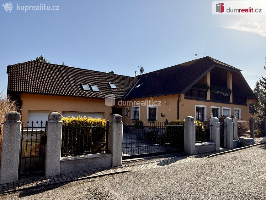 Pronájem bytu 3+1 120 m^2 Na Stráni, Valy 