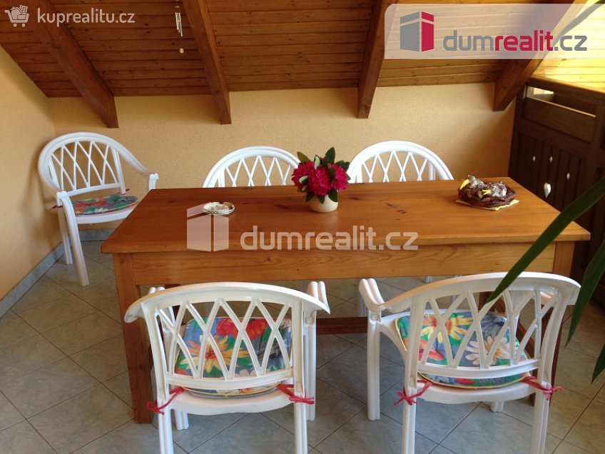 Pronájem bytu 3+1 120 m^2 Na Stráni, Valy 