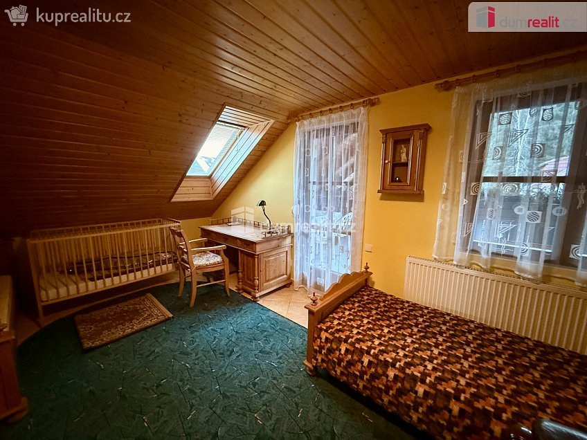 Pronájem bytu 3+1 120 m^2 Na Stráni, Valy 