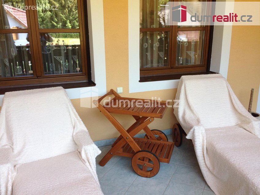 Pronájem bytu 3+1 120 m^2 Na Stráni, Valy 