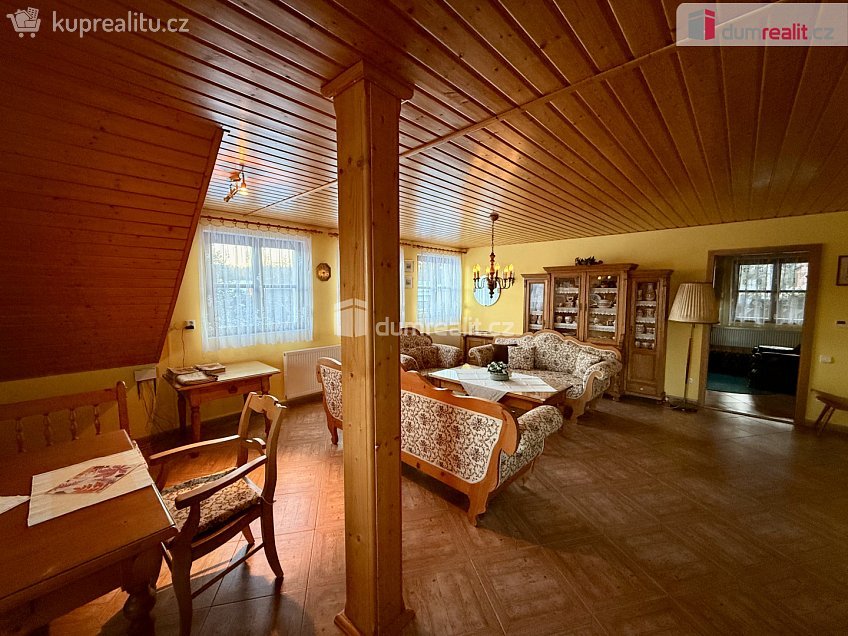 Pronájem bytu 3+1 120 m^2 Na Stráni, Valy 