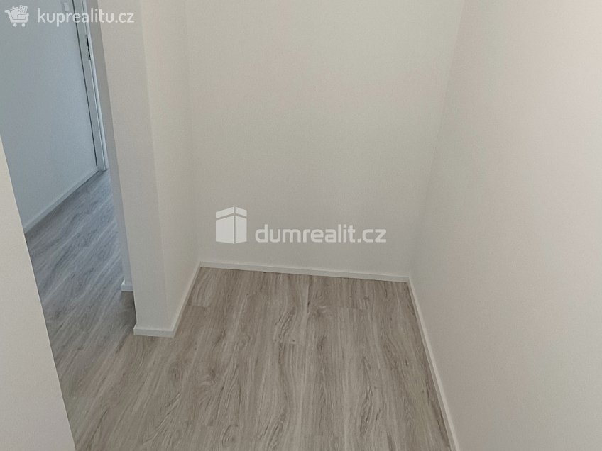 Pronájem bytu 2+1 56 m^2 Sídliště, Benešov nad Ploučnicí 
